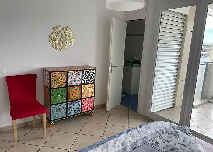 2,5 Con Piscina Nel Cuore Di 463 로카르노